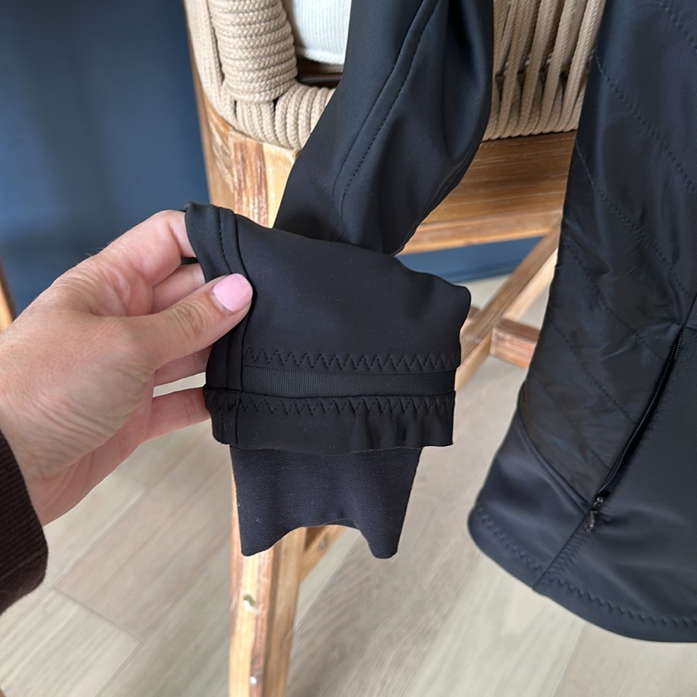 Lululemon black shell jacket - Picture 3 of 4